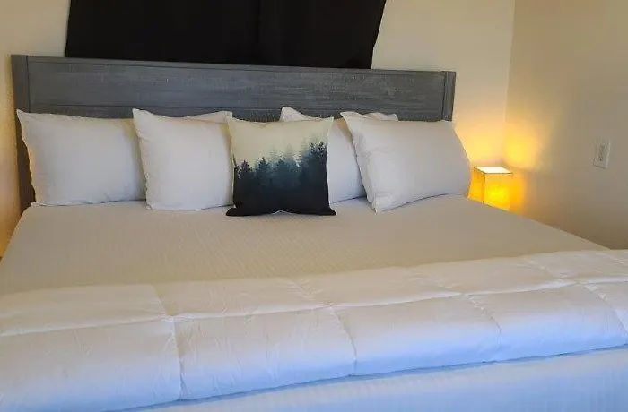 069b Comfortable With Kitchenette And King Bed Near South Rim Sleeps 4